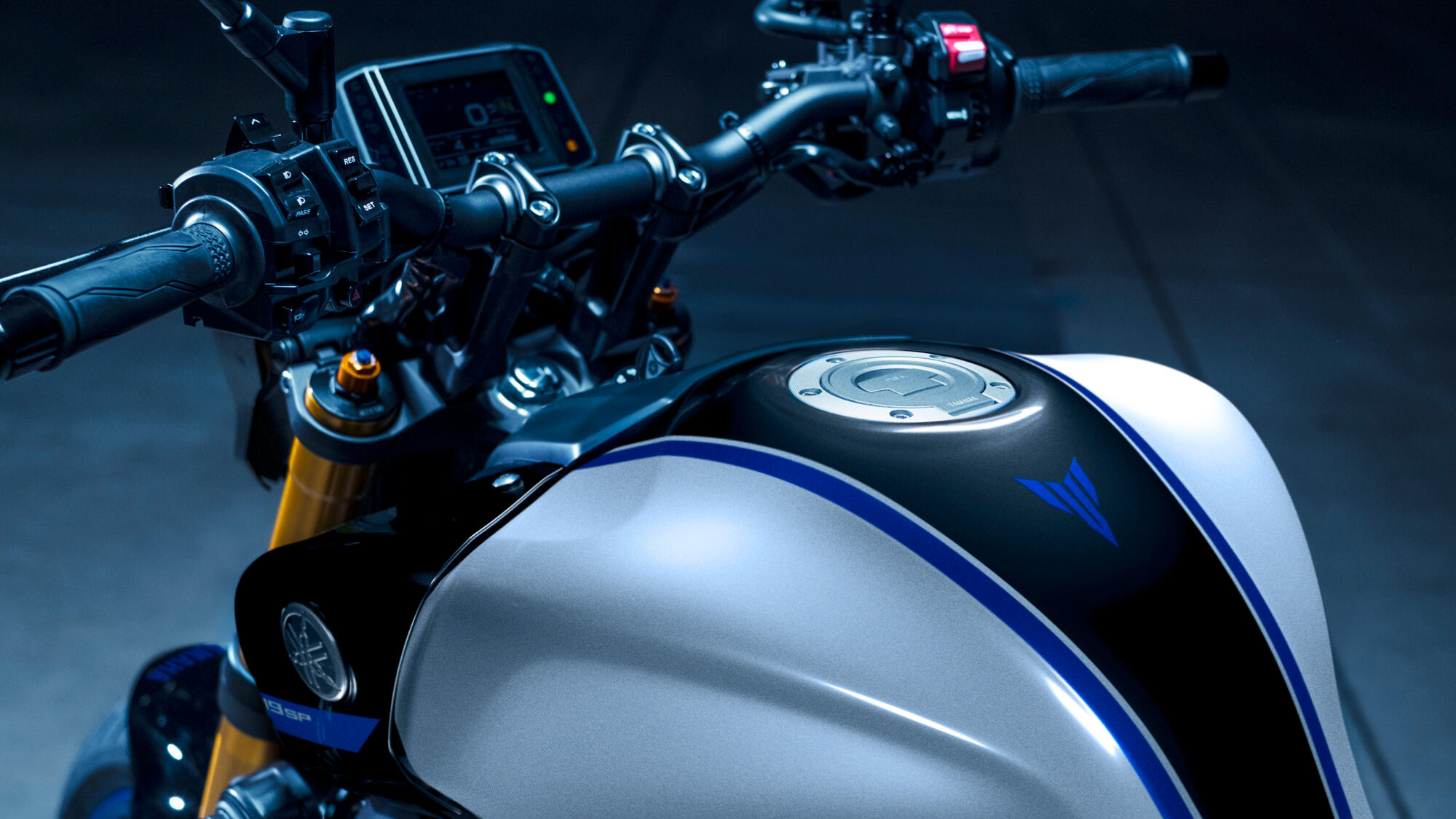 2022-Yamaha-MT09DX-EU-Detail-001-03