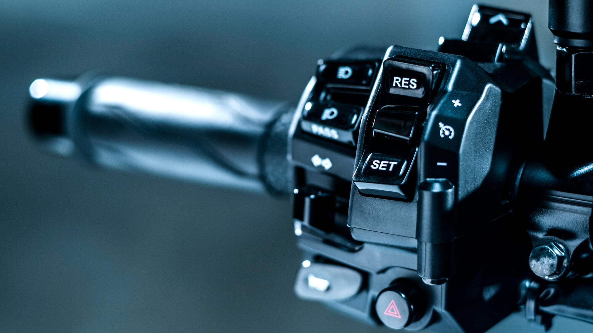 2022-Yamaha-MT09DX-EU-Detail-002-03