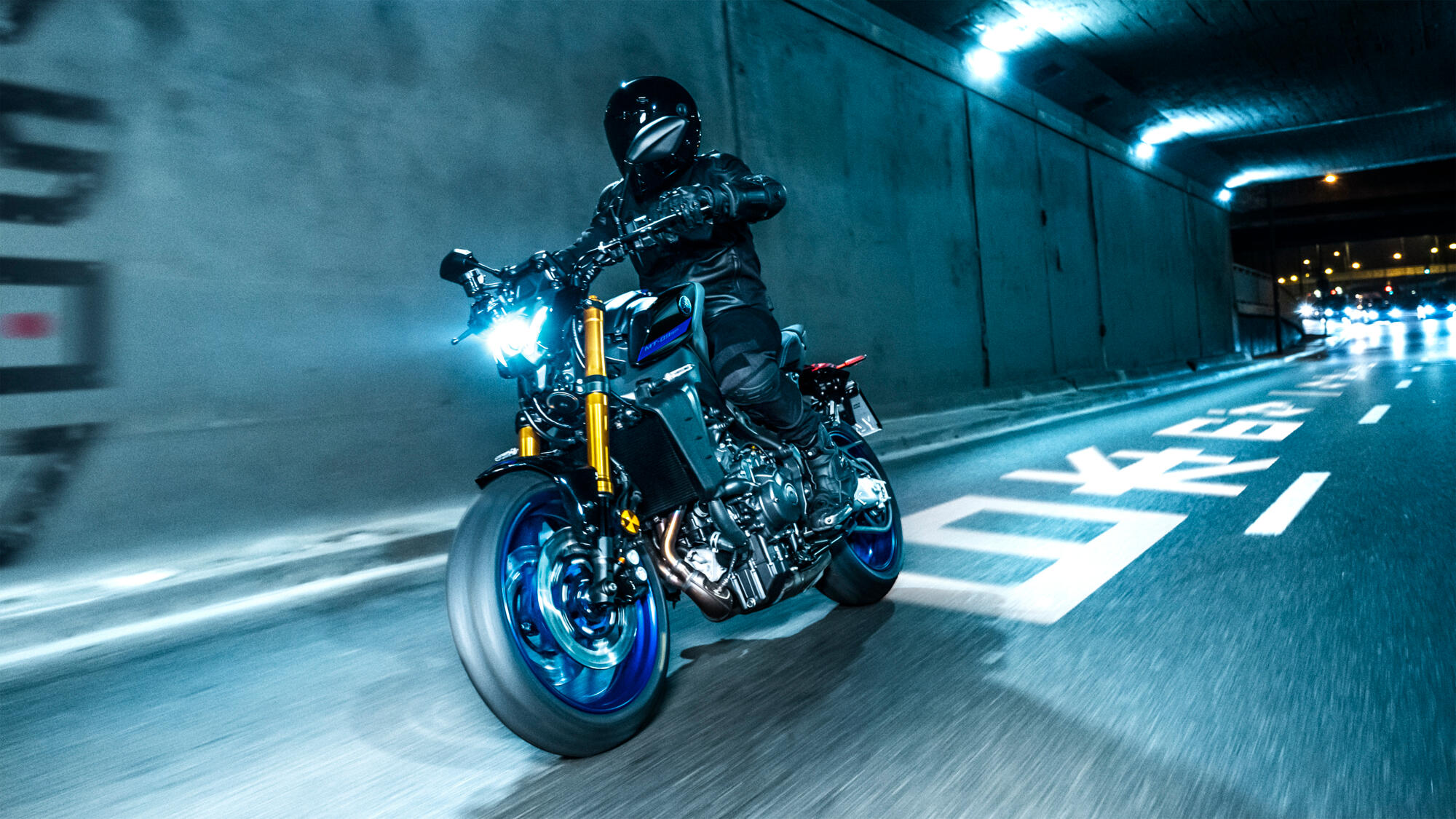 2022-Yamaha-MT09DX-EU-Icon_Performance-Action-004-03