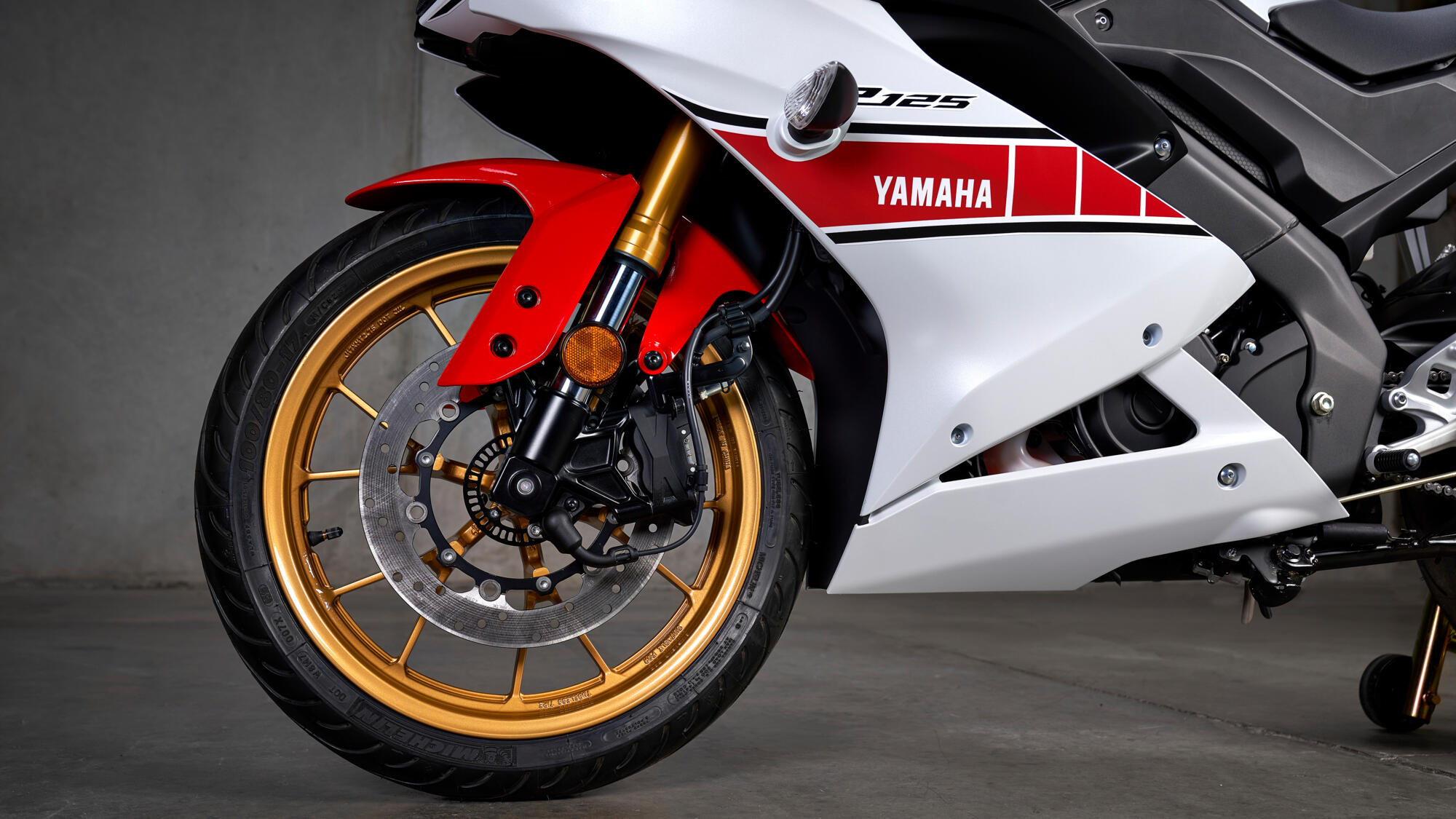2022-Yamaha-YZF-R125SV-EU-Detail-004-03