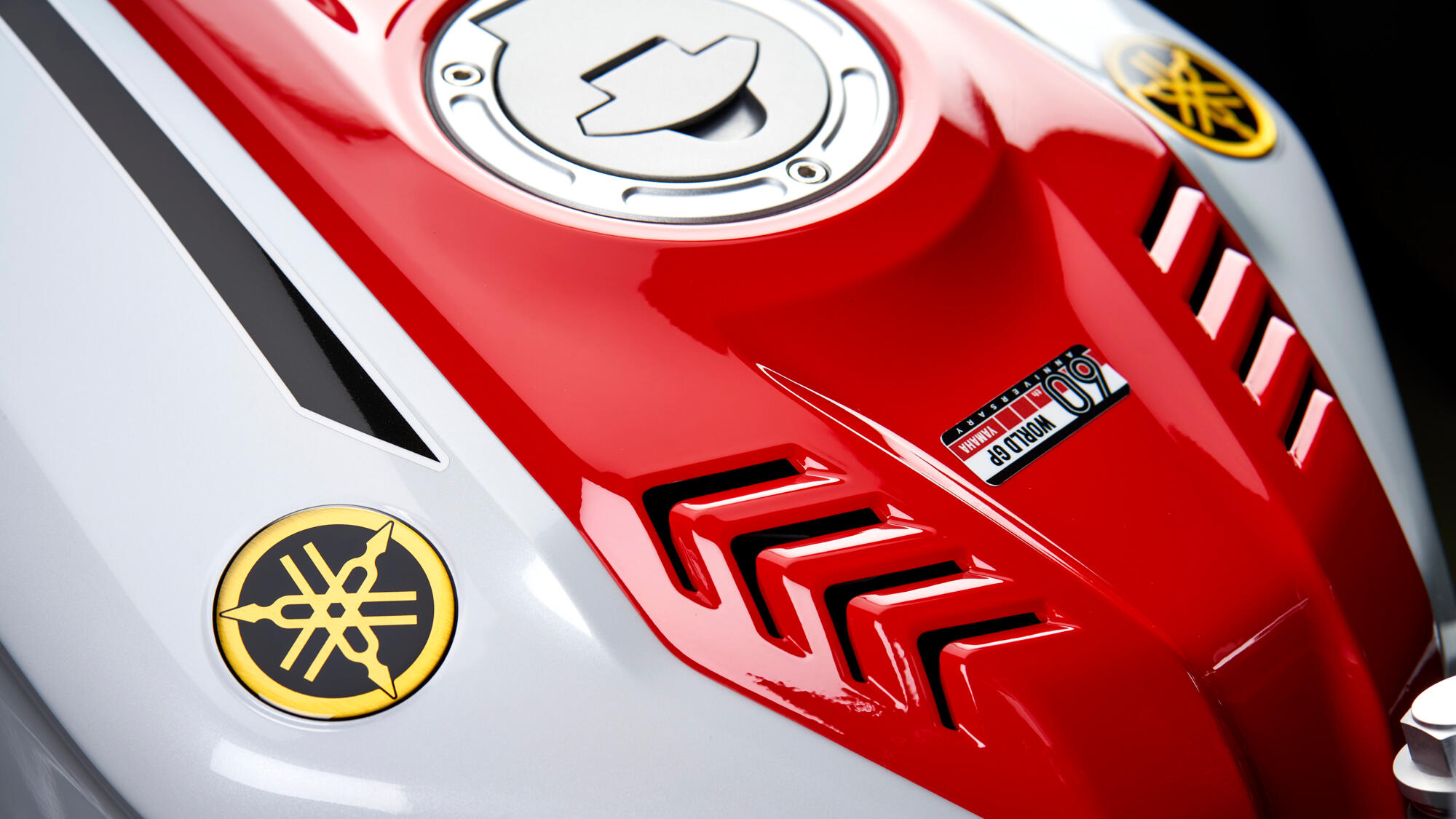 2022-Yamaha-YZF-R125SV-EU-Detail-008-03