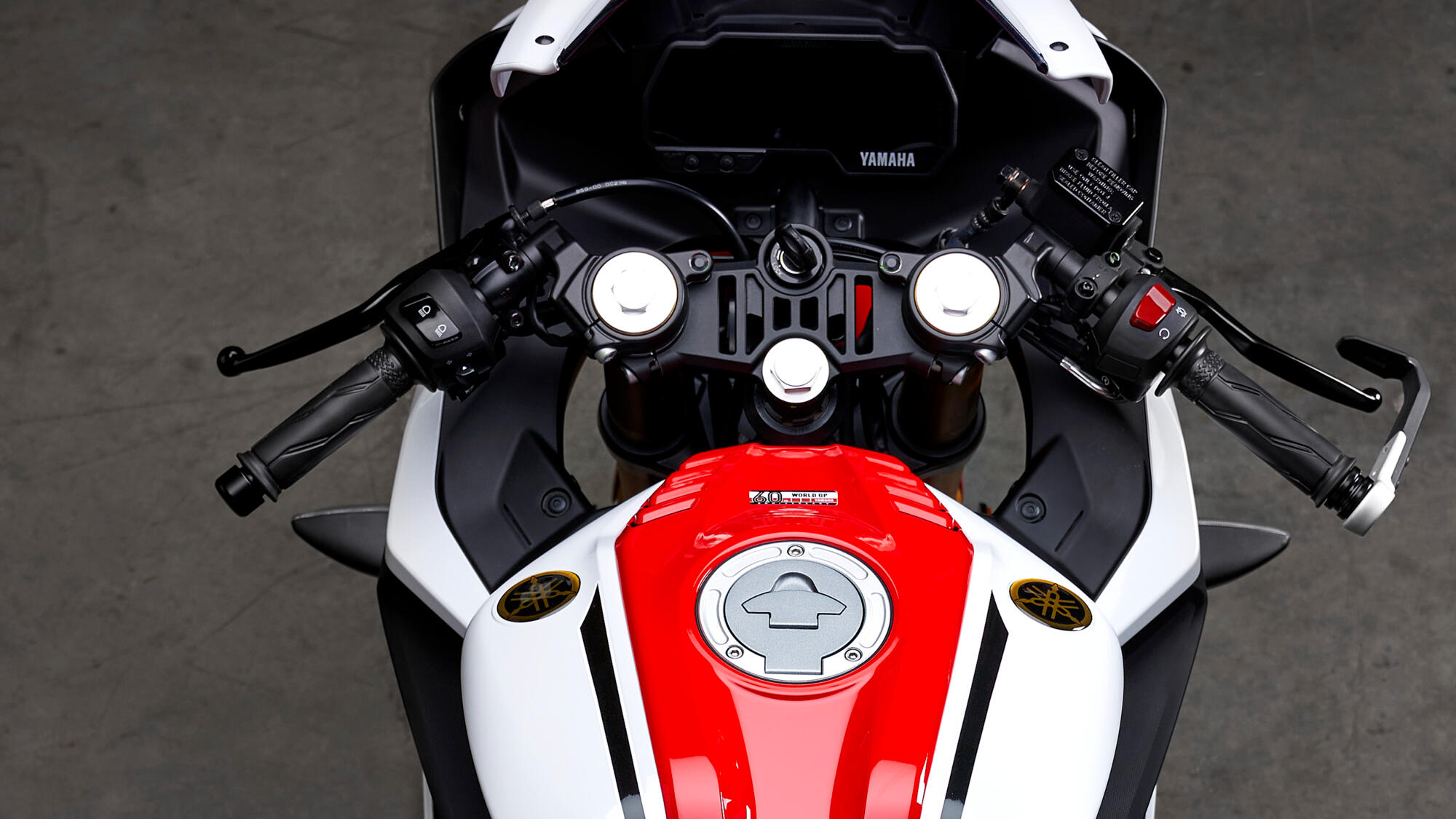 2022-Yamaha-YZF-R125SV-EU-Detail-009-03