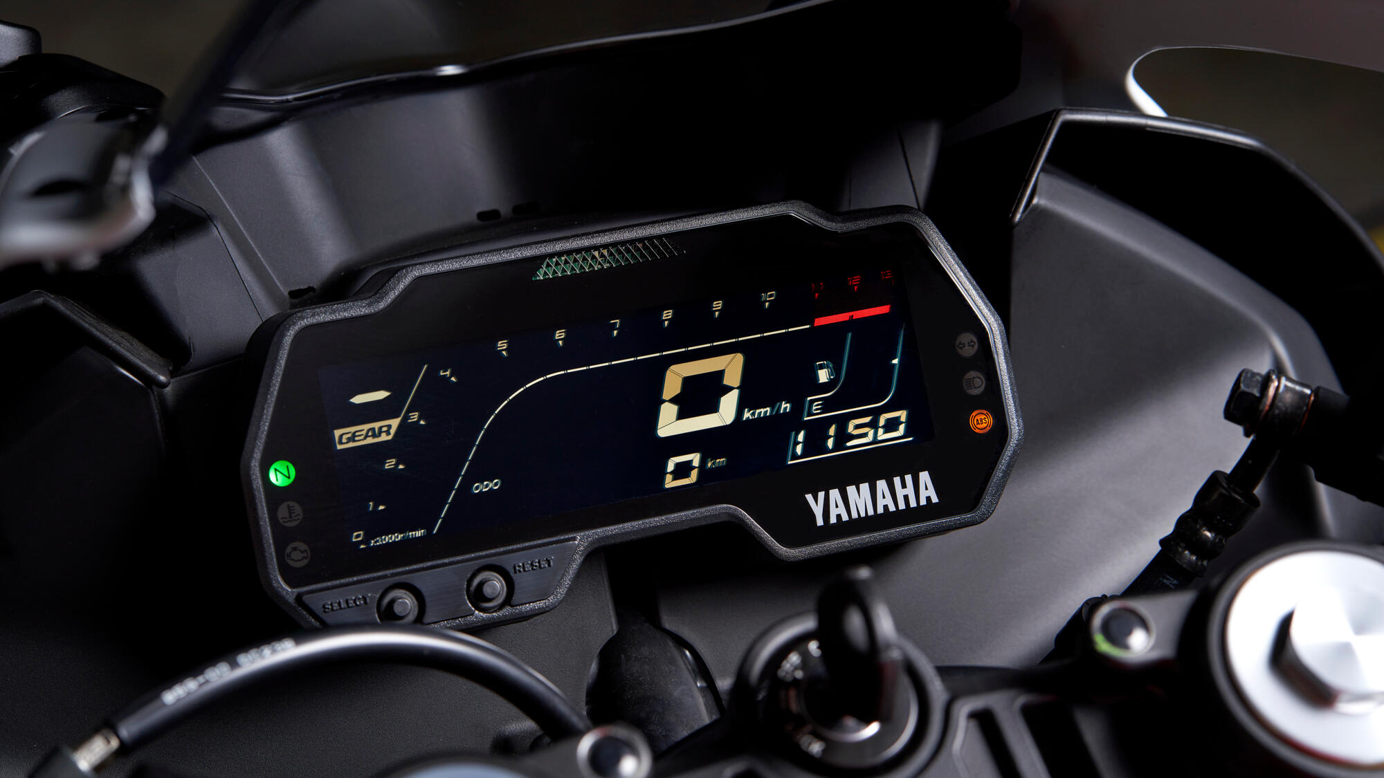 2022-Yamaha-YZF-R125SV-EU-Detail-010-03