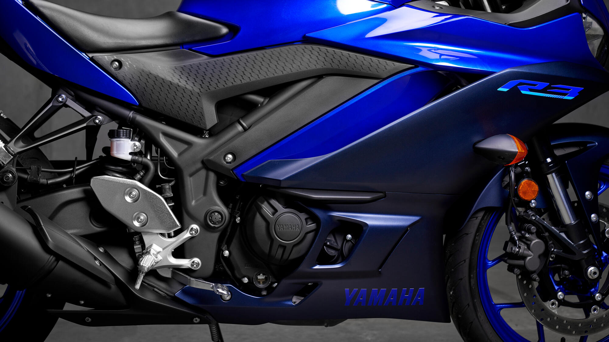 2022-Yamaha-YZF-R320-EU-Detail-001-03
