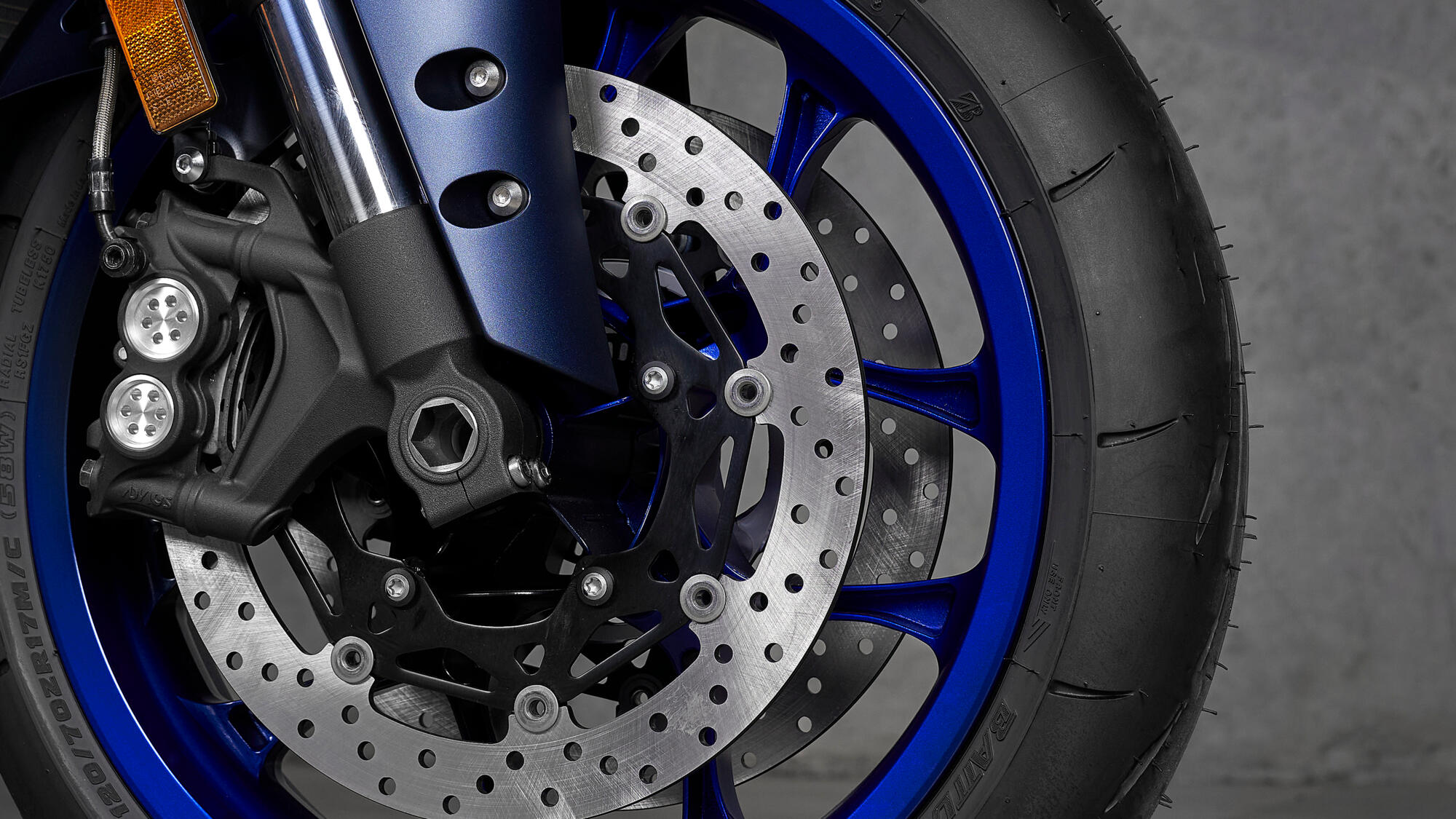 2022-Yamaha-YZF1000R1-EU-Detail-010-03