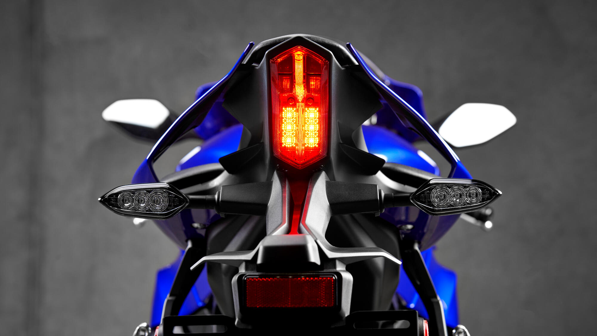 2022-Yamaha-YZF1000R1-EU-Detail-017-03