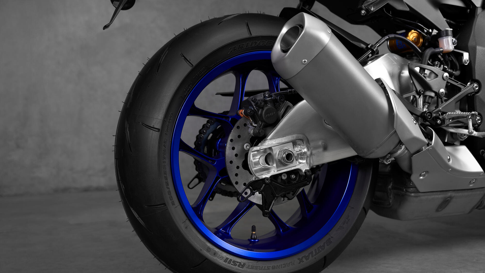 2022-Yamaha-YZF1000R1SPL-EU-Detail-011-03