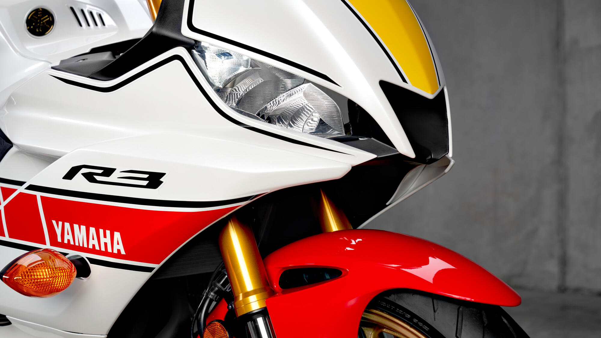 2022-Yamaha-YZFR320SV-EU-Detail-002-03