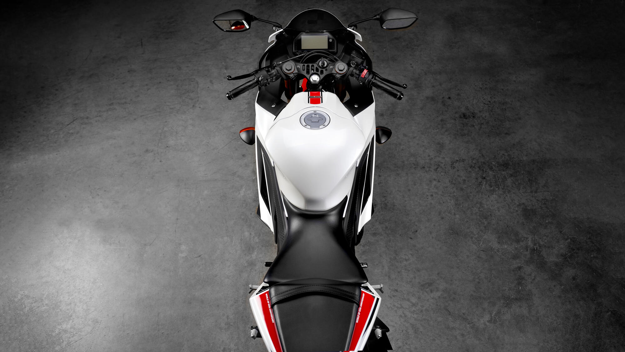 2022-Yamaha-YZFR320SV-EU-Detail-005-03