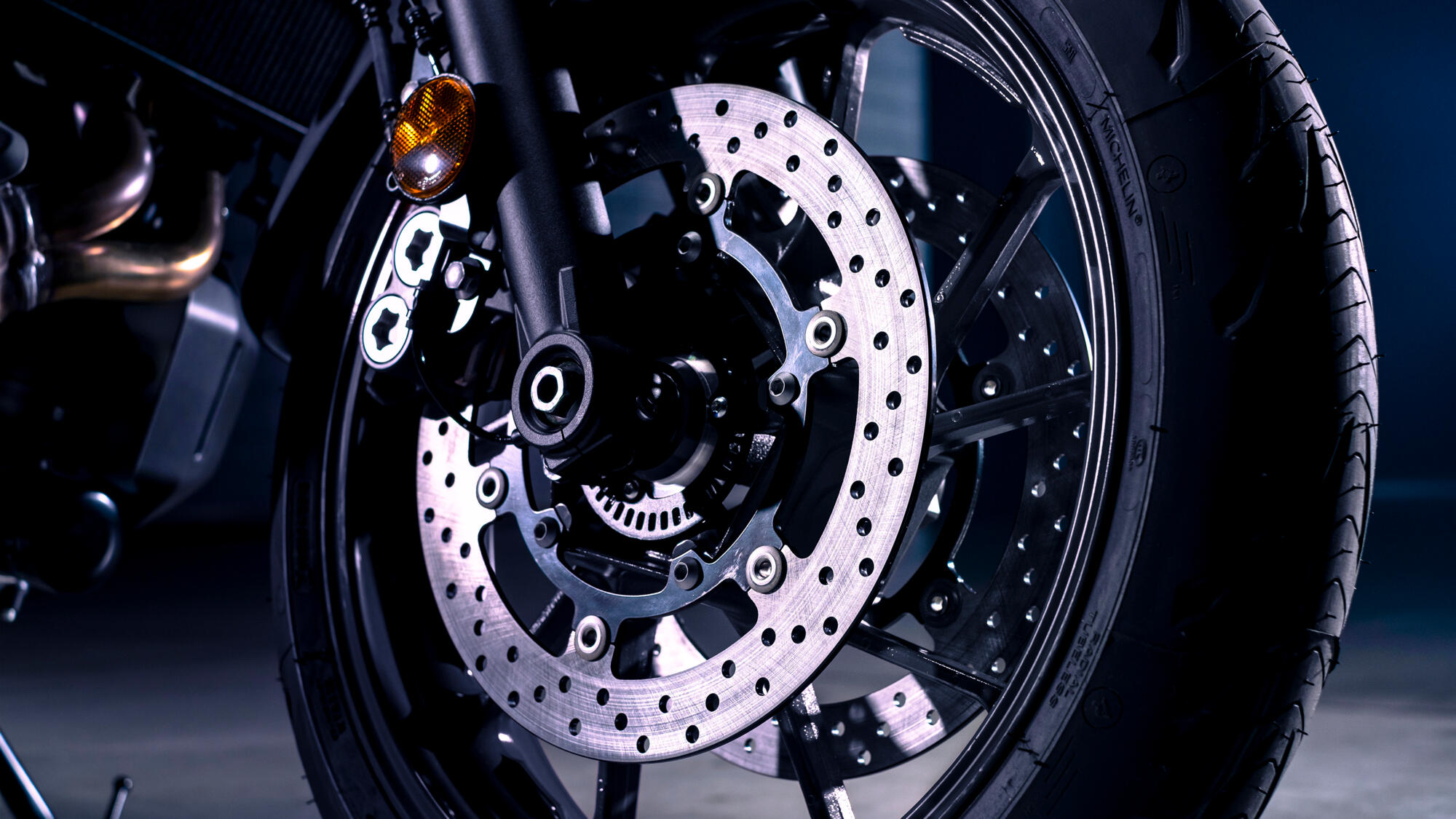 2023-Yamaha-MT07AB-EU-Detail-005-03