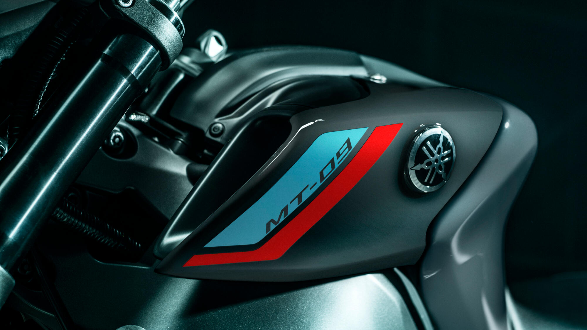 2023-Yamaha-MT09-EU-Detail-003-03