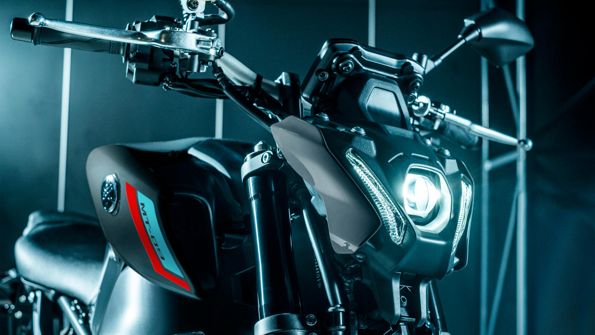 2023-Yamaha-MT09-EU-Detail-006-03