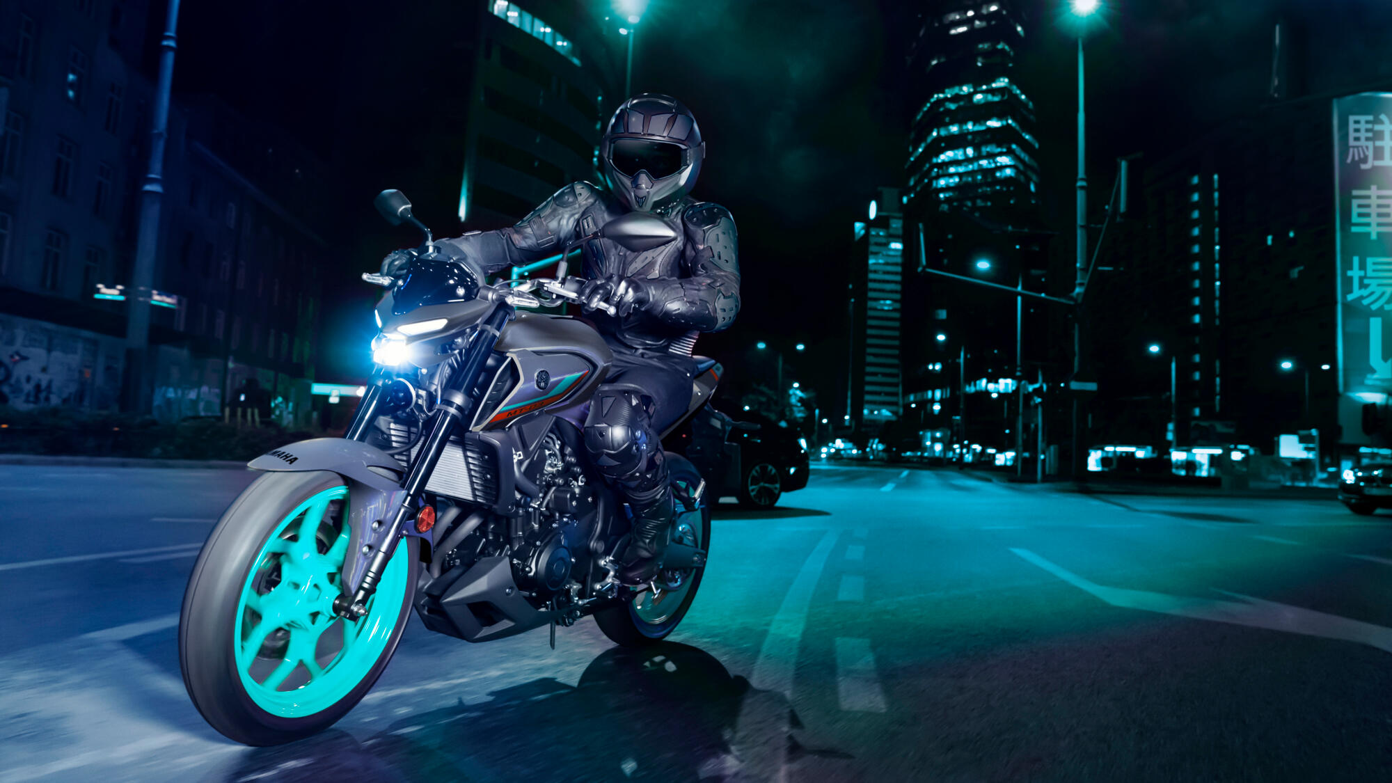 2023-Yamaha-MT320-EU-Cyan_Storm-Action-009-03