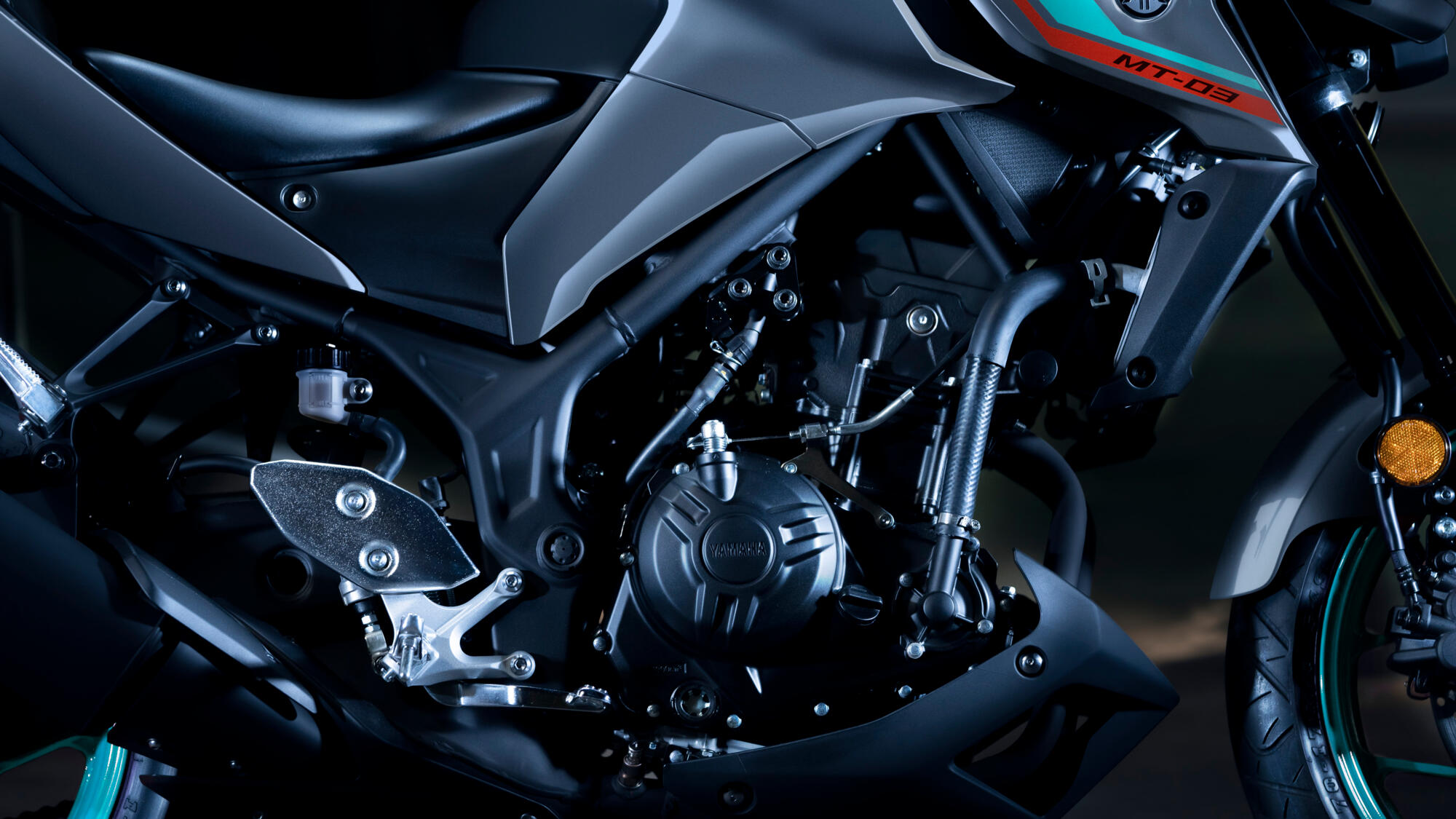 2023-Yamaha-MT320-EU-Detail-001-03