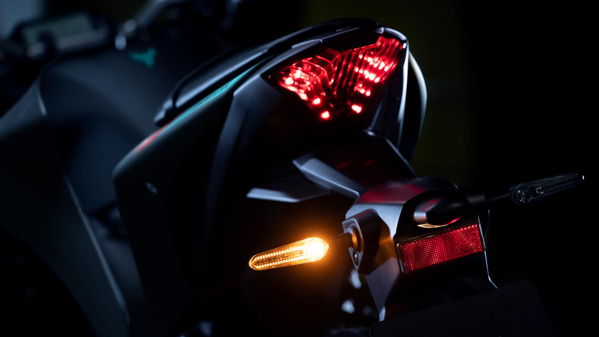 2023-Yamaha-MT320-EU-Detail-006-03