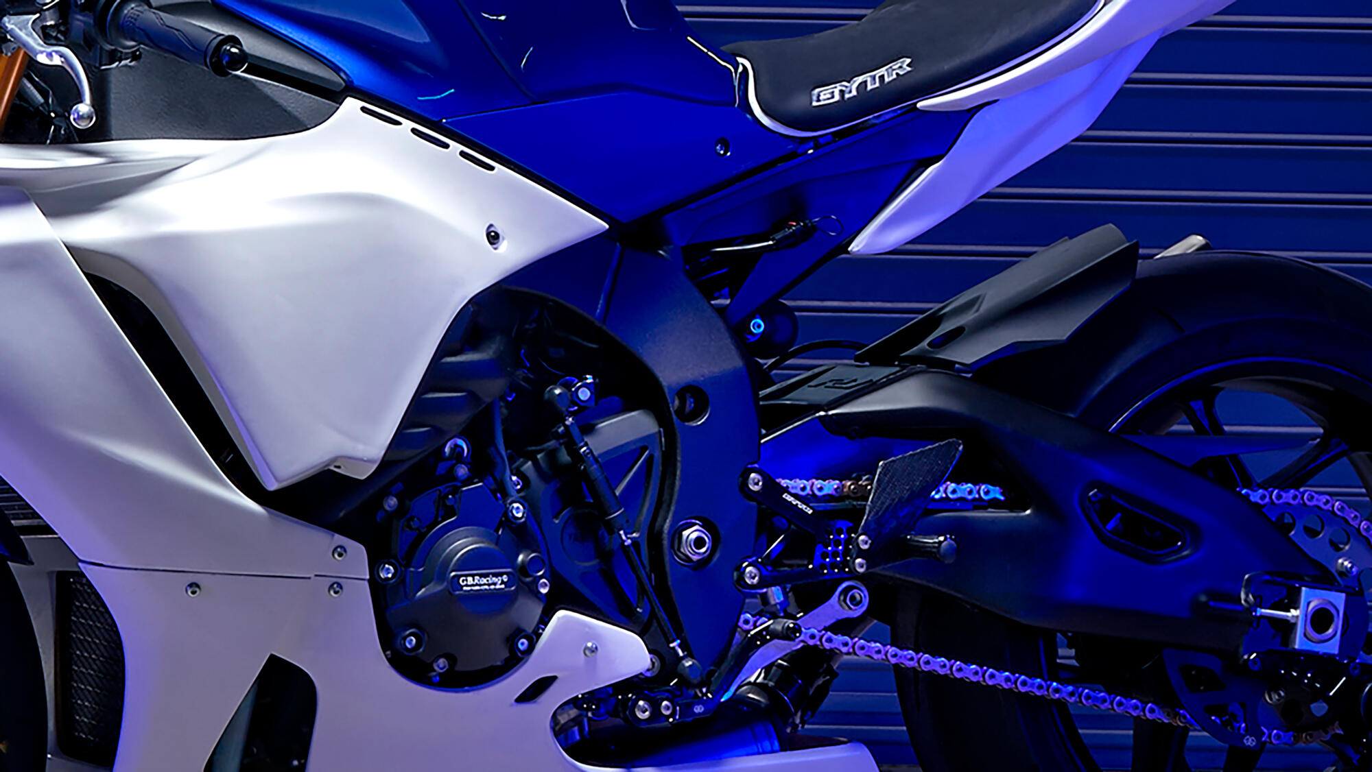 2023-Yamaha-YZF1000R1GYTR-EU-Detail-007-03